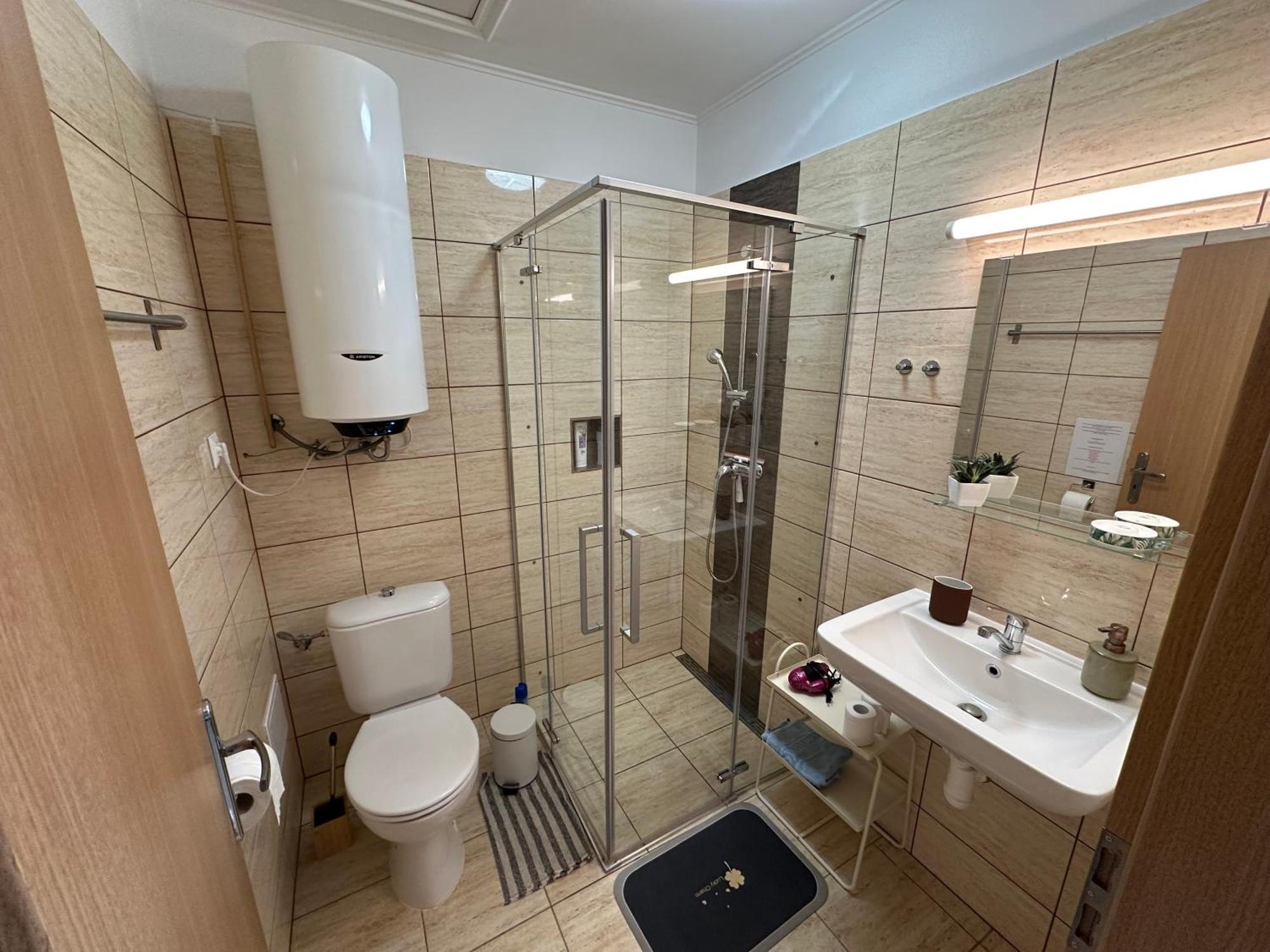 Apartman Losonci Nesvady- Pre 2 Osoby Studio Екстер'єр фото